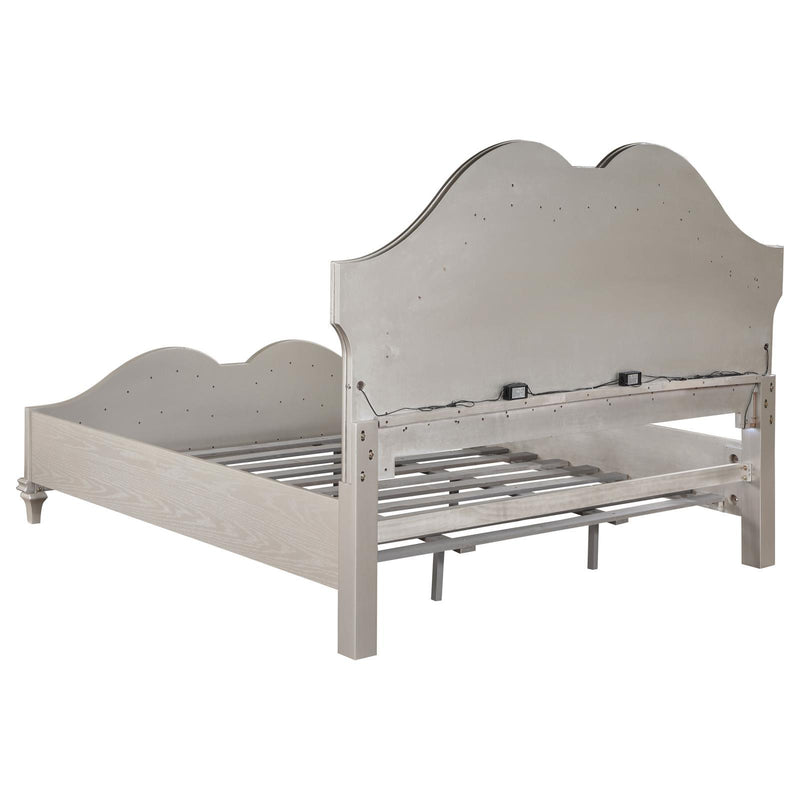 Coaster Furniture Evangeline 223391KE Tufted Upholstered Platform Eastern King Bed - Ivory/Silver Oak IMAGE 6