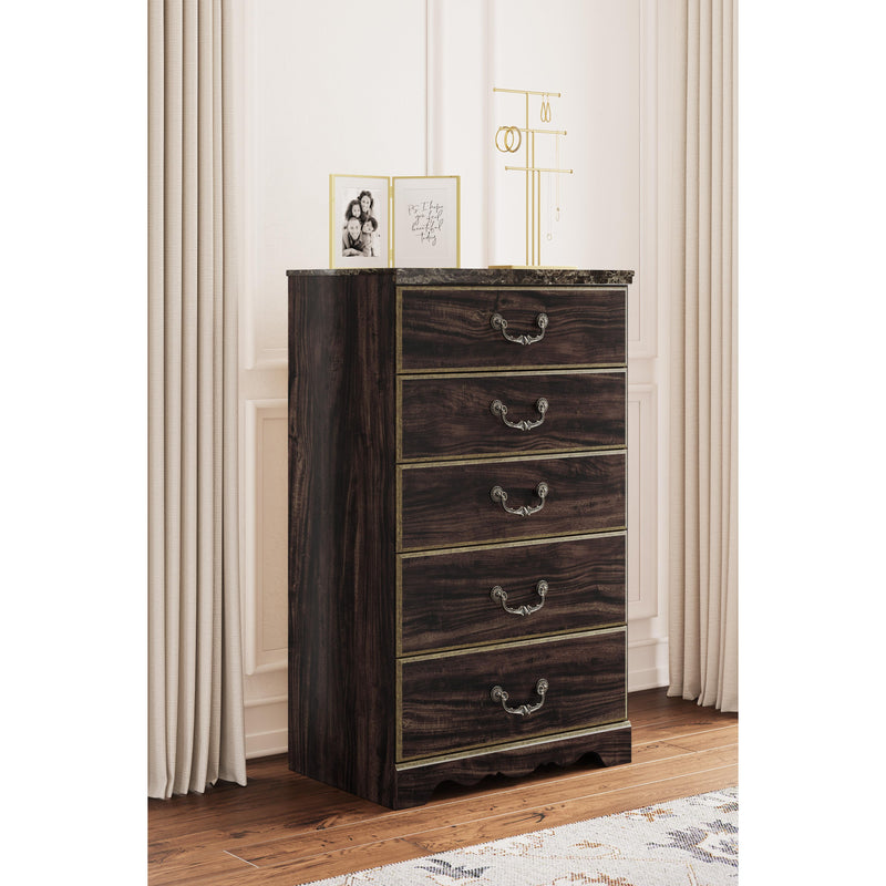 Signature Design by Ashley Glosmount B1055-245 Five Drawer Chest IMAGE 7